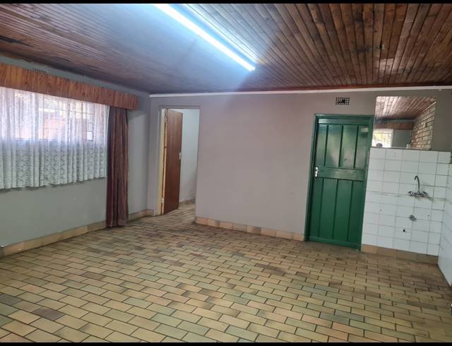 4 BEDROOM HOUSE FOR SALE IN VANDERBIJLPARK SE 2